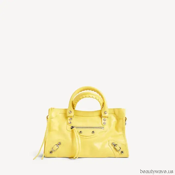 Chiamando tutti i minimalisti&mdash;Questo colore di pantaloni di tendenza è la cosa più chic che puoi indossare quest'estate