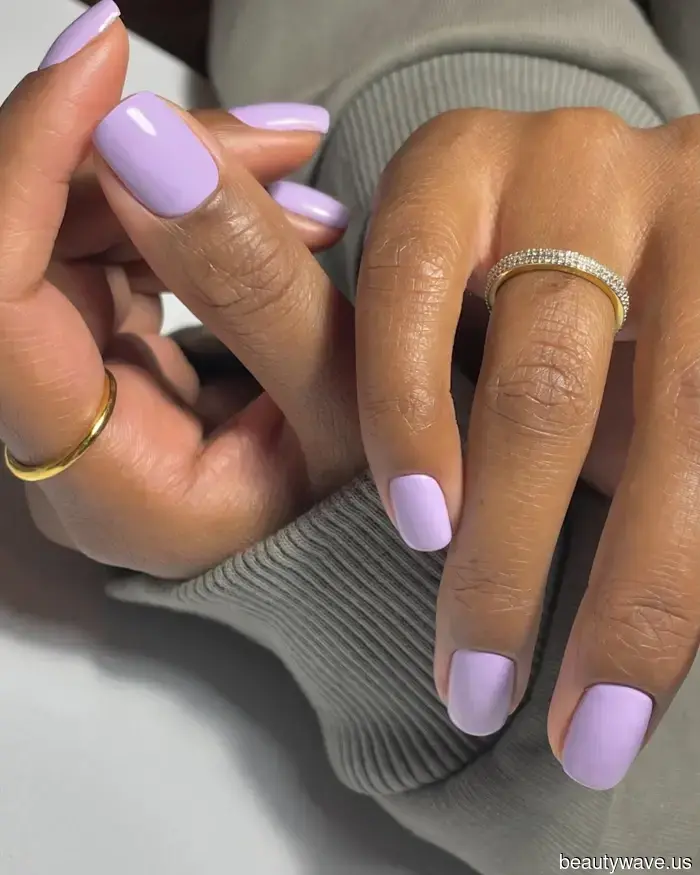 Las Uñas Moradas Están de Moda para la Primavera&mdash;Aquí Están las Maneras Más Chic de Llevándolas