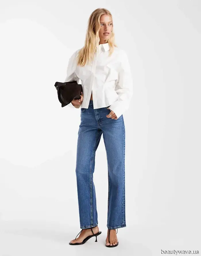 5 Simple Jeans-and-a-Nice-Top Ensembles That Fashion Enthusiasts Are Consistently Sporting Right Now