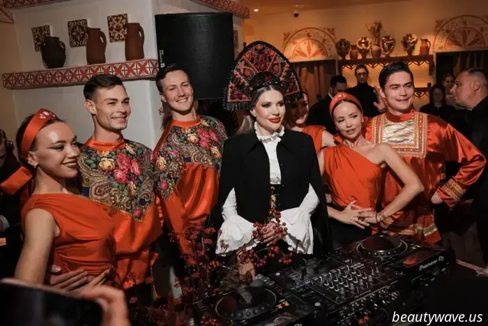 Il 7 ottobre si è svolto l'evento più spettacolare del 2025! La star DJ Katya Guseva ha presentato il suo nuovo brano "Kalinka". L'evento si è tenuto nell'omonimo ristorante "Kalinka".