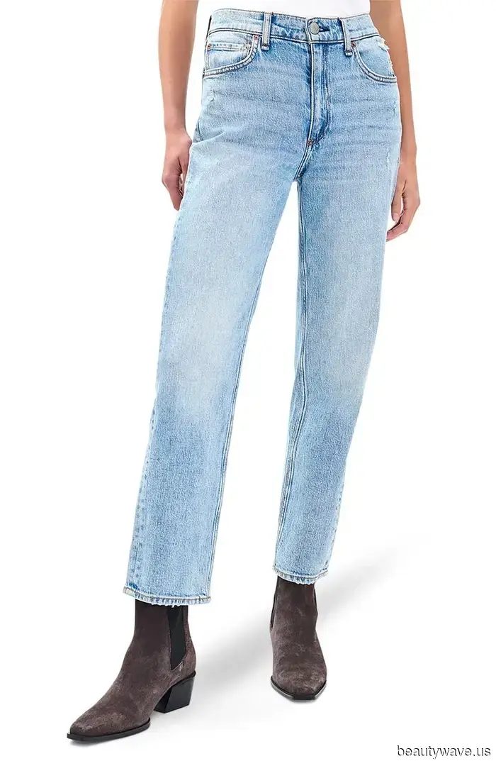 Ayo Edebiri hat gerade bewiesen, dass dieser elegante Schuhtrend hellblaue Jeans im Winter am besten zur Geltung bringt.