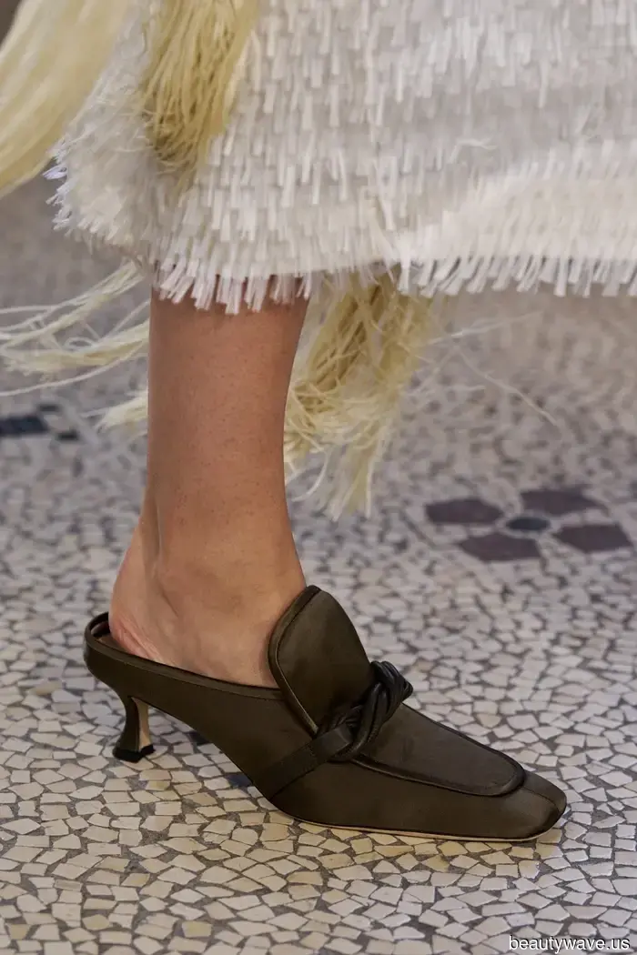 It's Arrived: The Top and Most Stylish Shoe Trend of Fall 2026