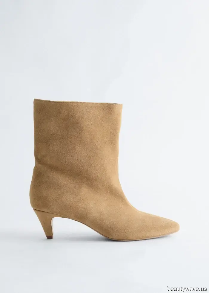 Der schickste Schuhfarbentrend, den man zu weißen Jeans tragen kann, ist nicht Schwarz oder Weiß&mdash;es ist dieses Neutral.