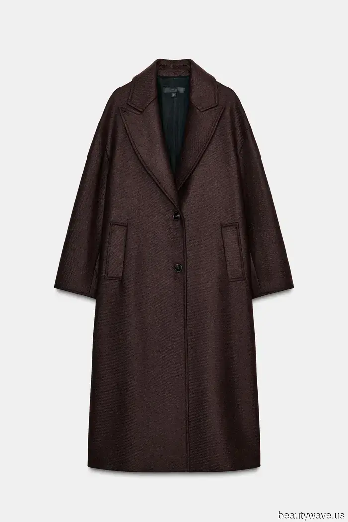 Emma Stone Discovered the Most Stylish Way to Sport a Brown Coat, Right down to Her Red Nails.