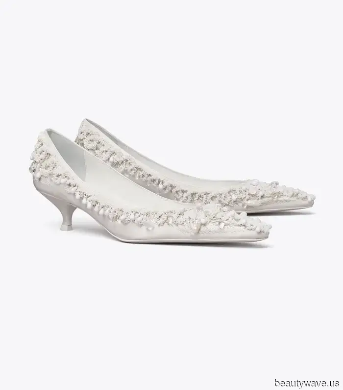 Forget Beaded Sandals—This Fall, Stylish Women in Paris, Milan, and NYC Are Embracing This Sophisticated Alternative.