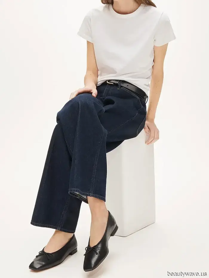 Forget the skinny jeans—women in their 40s are embracing this stylish denim trend paired with black flats instead.