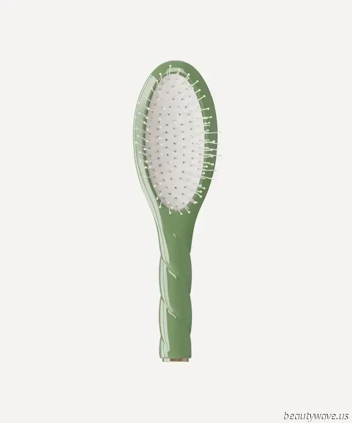 Apologies Labubu, this French hairbrush is the most stylish handbag accessory favored by fashionistas.