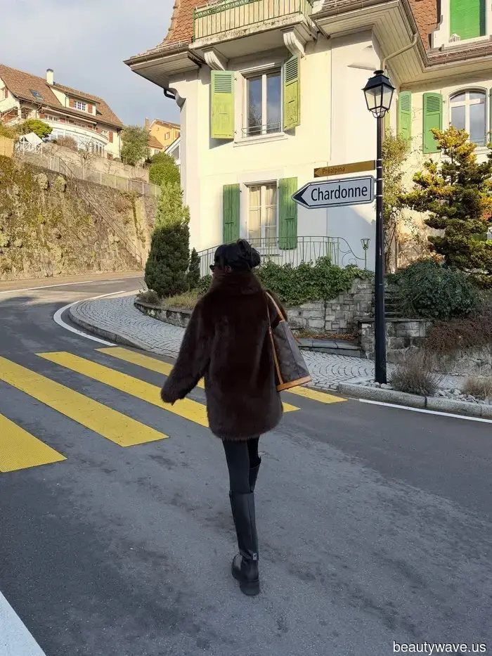 If You Want to Appear Wealthy and Stylish in Leggings Next Year, Style Them This Way