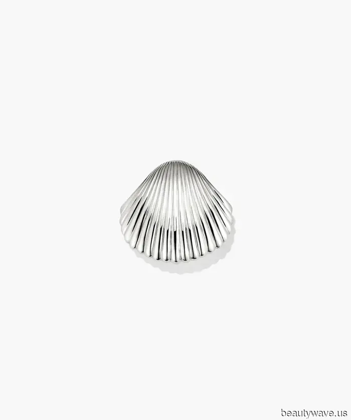 Lo siento, Aretes Declarativos&mdash;Este Es el Accesorio Que Hace Que los Conjuntos de Fiesta Se Vean Más Elegantes