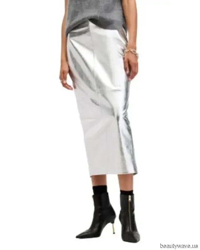 Los neoyorquinos con estilo están usando esta perfectamente extraña tendencia de faldas de los 90 en todas partes este otoño.