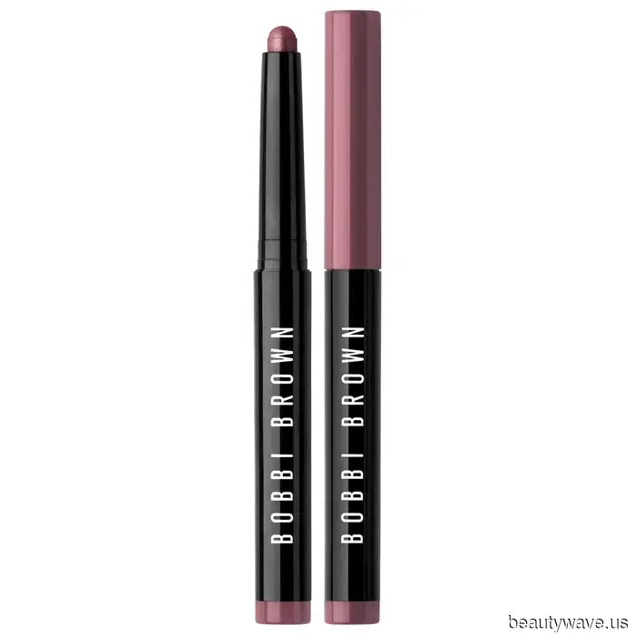 From Denim-Blue Eyes to Dark Matte Lips: The Most Sophisticated Makeup Trends to Try This Fall