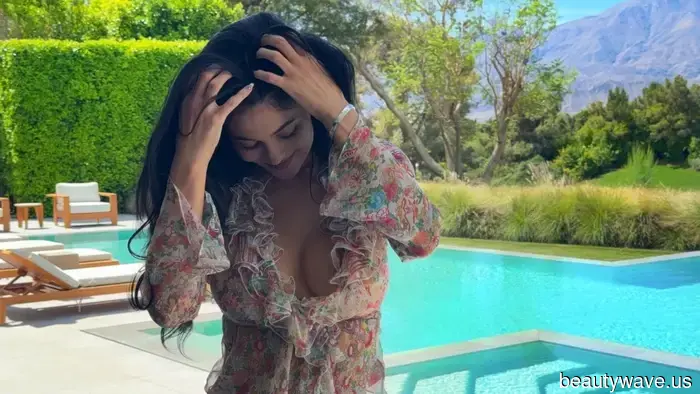 Kylie Jenner is already in the desert sporting the timeless Coachella trend that remains fashionable.