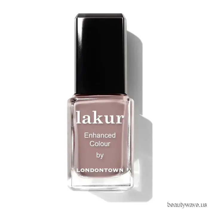 The Most Fashionable Individuals Are Donning These 11 Nail Colors Recommended by Experts This September