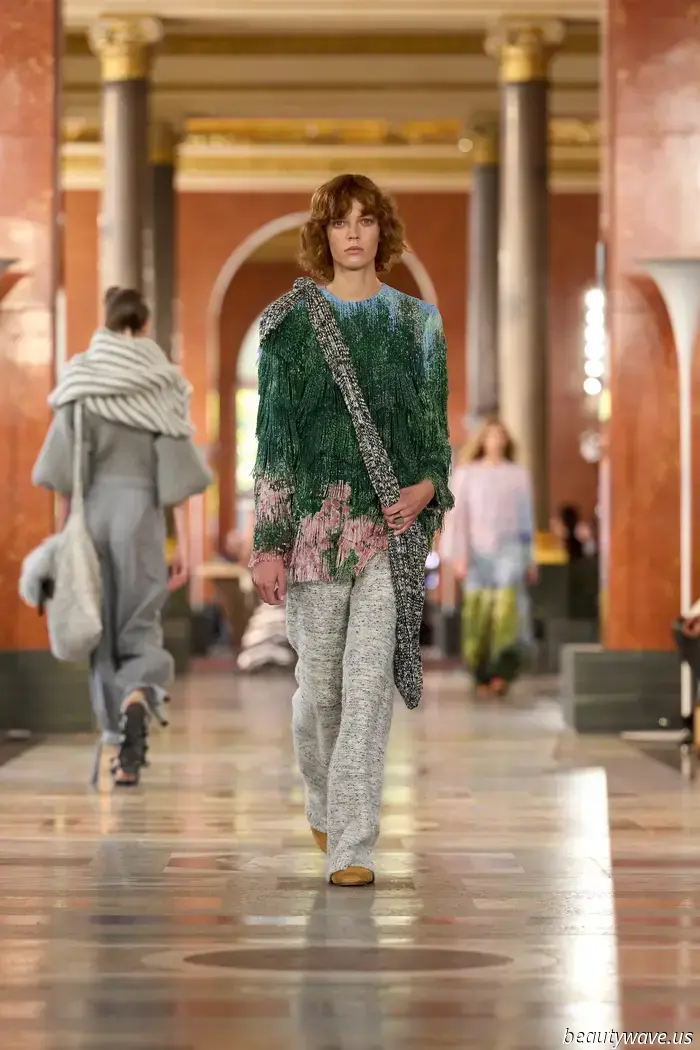 Annulla i tuoi piani — 4 modi in cui la collezione Primavera 2026 di Louis Vuitton è stata pensata per chi ama stare a casa