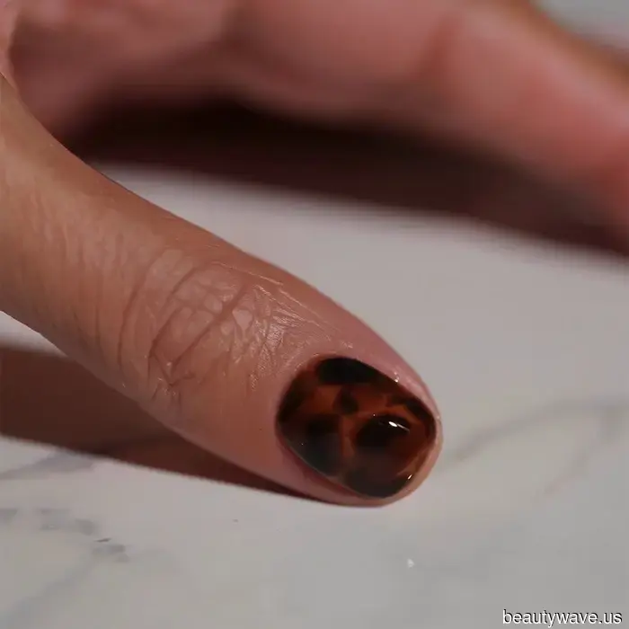 15 Manicures Inspired by Dark Academia That Conjure Images of Dusty Leather Books, Secret Societies, and Plaid Layers