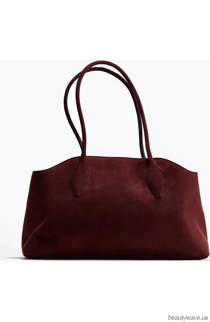 Llevar burdeos con negro es elegante, pero las celebridades con estilo en sus 50 años lo llevan con este color en su lugar.