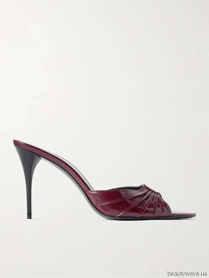 Non Sandali&mdash;Le persone alla moda stanno passando dai jeans a questa tendenza di scarpe più chic