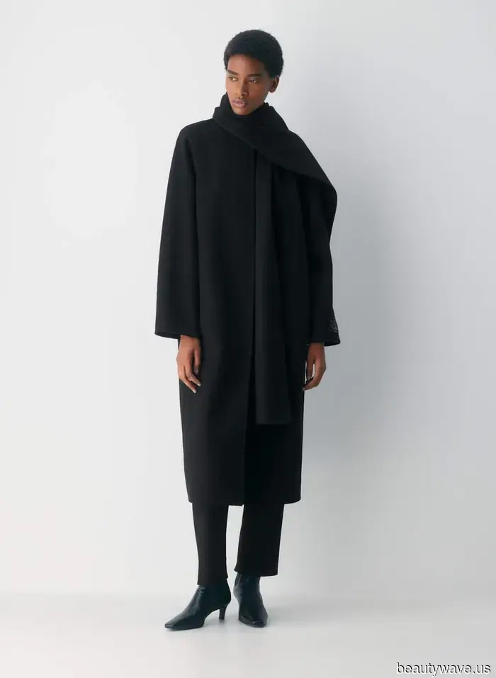 I donned this chic coat in Paris, and noticed other fashionable women sporting it in Saint-Germain-des-Prés…