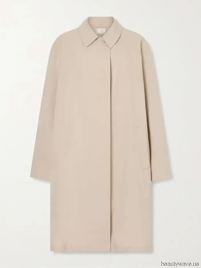 Zendaya non indossa leggings e sneakers in aeroporto&mdash;indossa questa tendenza delle gonne con le ballerine.