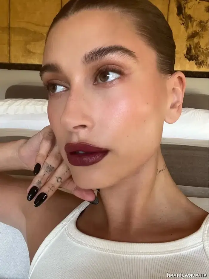 I Recently Consulted the Experts, and Here Are the 6 Fall Makeup Color Trends You Should Be Aware Of.