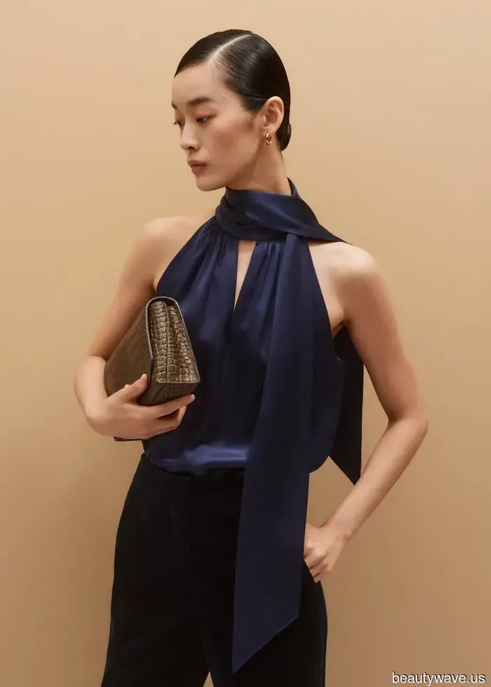 To achieve an elegant look this festive season, pair this blouse with jeans or trousers.