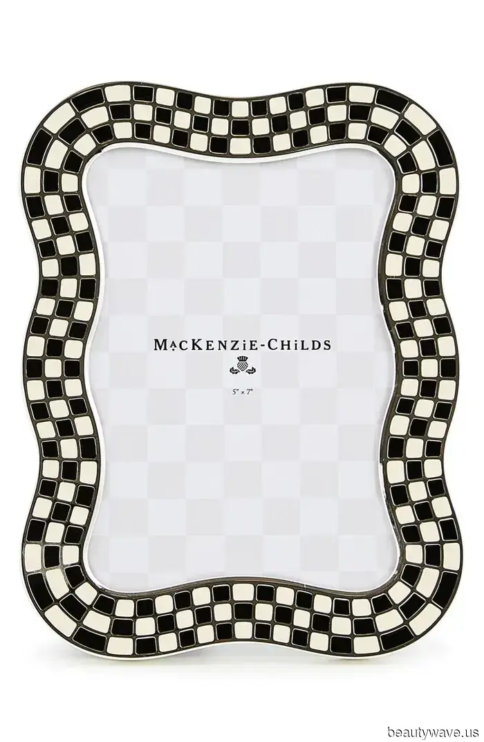 Cosa c'è nella lista dei desideri di una mamma di 33 anni e editor di moda per le vacanze di quest'anno