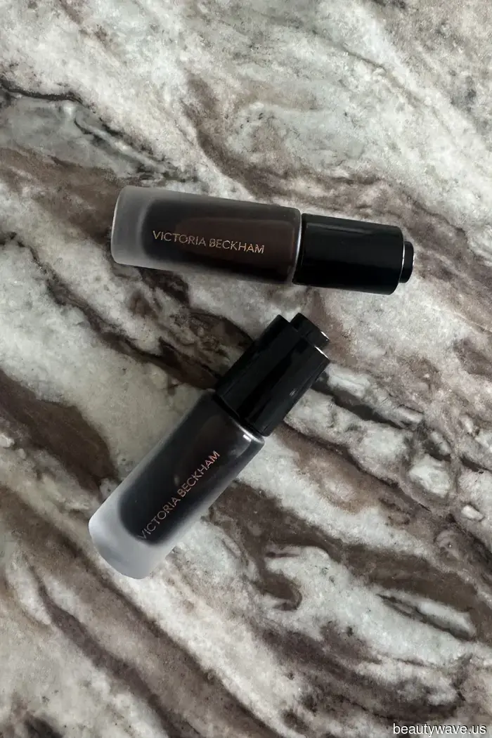 Ok, quindi i nuovi toni bronzati di Victoria Beckham mi danno il glow più abbronzato di sempre.