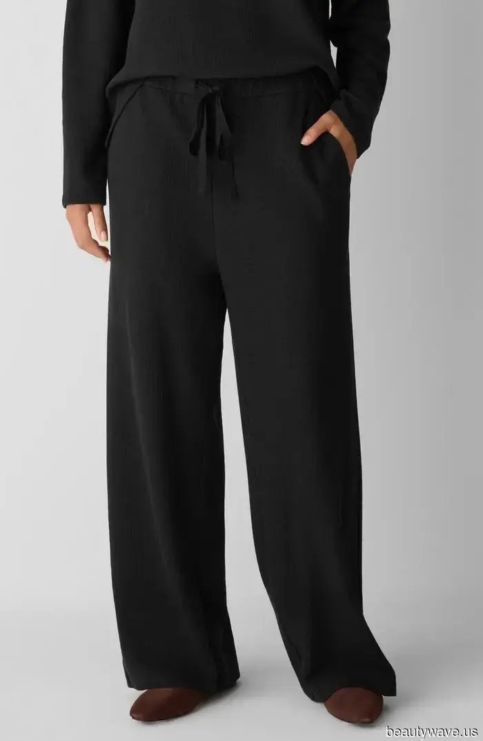 No Leggings, No Jeans&mdash;Este es el estilo de pantalón cómodo pero elegante que la gente de moda está usando ahora mismo.