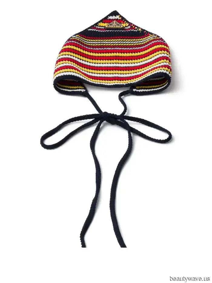 Observed: The Easy Method Trendy Individuals Are Using to Style Their Bobs at the Moment