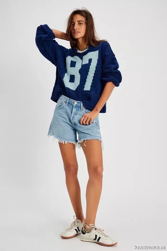 Non litigare con Dua Lipa e Simone Ashley — questo è l'unico modo per indossare i nostri jeans corti al momento