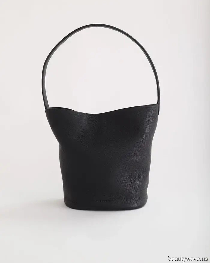 Everywhere I see, fashionable dressers are replacing designer bags with this classic, trend-savvy style.