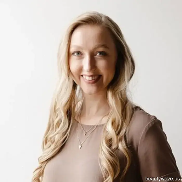 What's in My Bag: 12 Essential Personal Items I Always Bring When I Travel