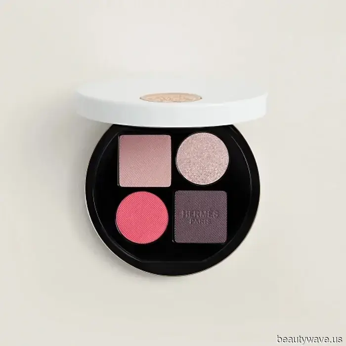 Kelly Rutherford è la regina degli iconici selfie in ascensore&mdash;Questi sono i prodotti di bellezza nascosti nella sua Birkin