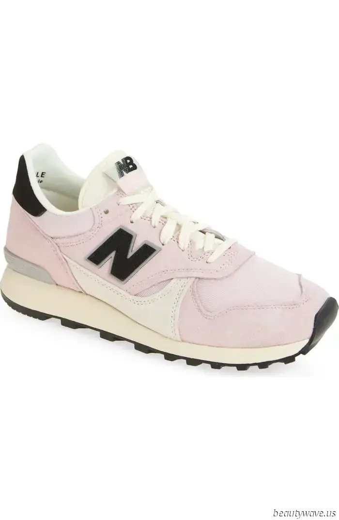 Le sneakers sono i veri protagonisti della vendita di anniversario Nordstrom—questi 29 modelli alla moda sono la prova