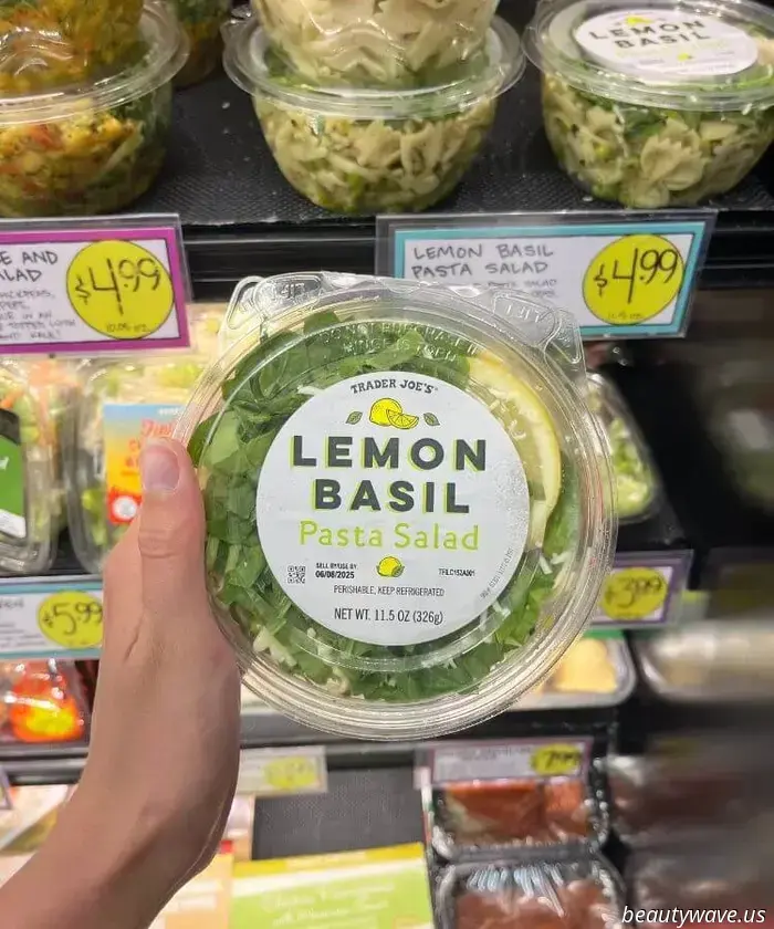 Trader Joe's Summer Essentials per afferrare la tua prossima corsa di generi alimentari