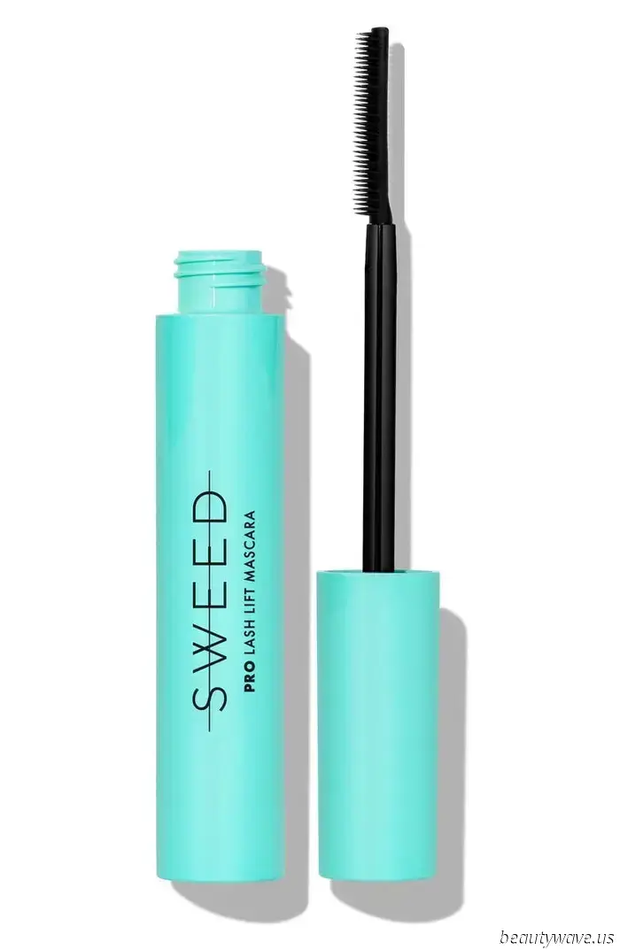 Jasmine Tookes Shared Her Lip Combo on Instagram—This Scandi-Girl Lip Liner is Essential.