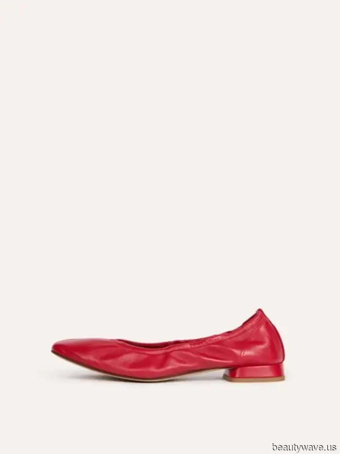 Cropped Jeans Appear More Luxurious When Paired With This Stylish Shoe Colour Trend