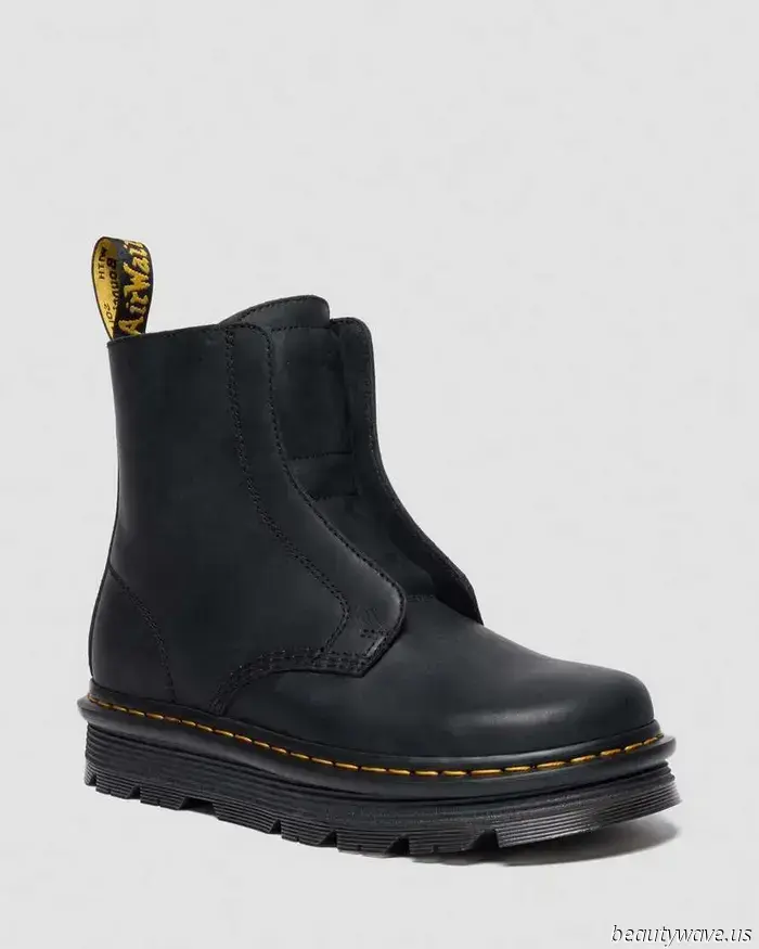 Get Cozy: Editors Are Racking Up Over 10K Steps in These Stylish Boots