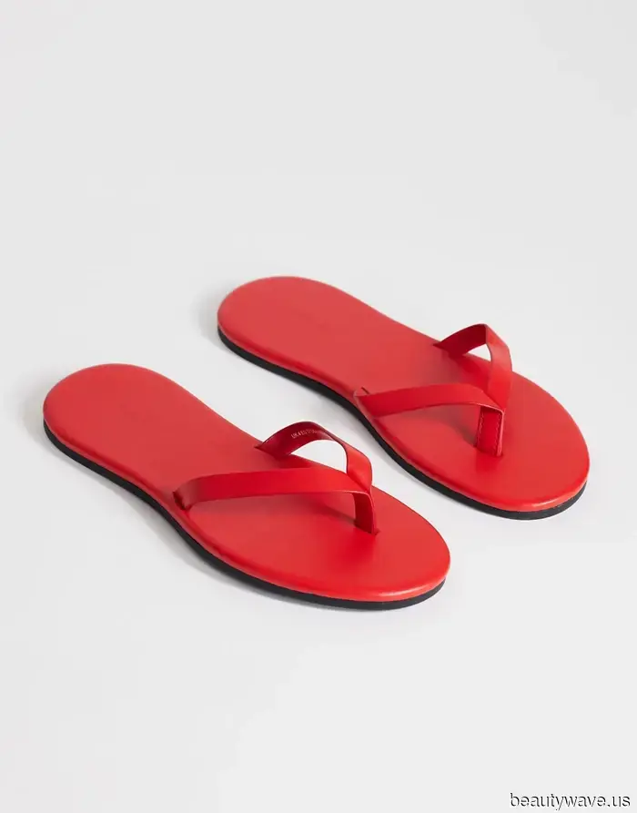 The "Simple" Summer Essential That Every Fashion Enthusiast Has