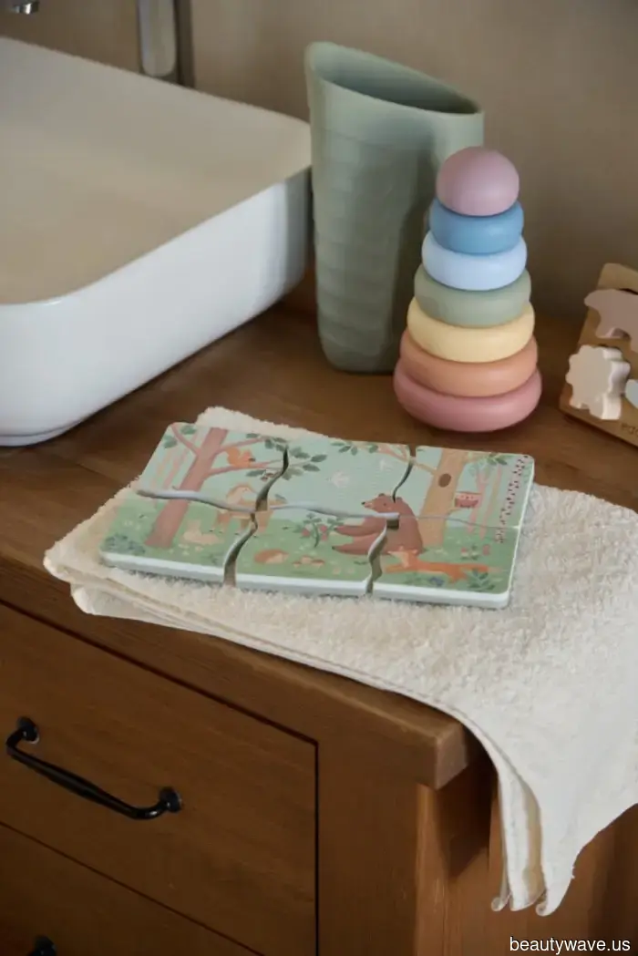 The edda brand has introduced a unique new product: bath puzzle toys.
