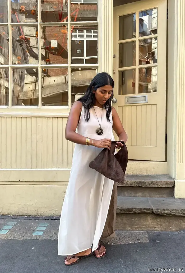 Subtle Luxury to the Left: This Summer Aesthetic Is Being Worn by Every Stylish Individual Instead.