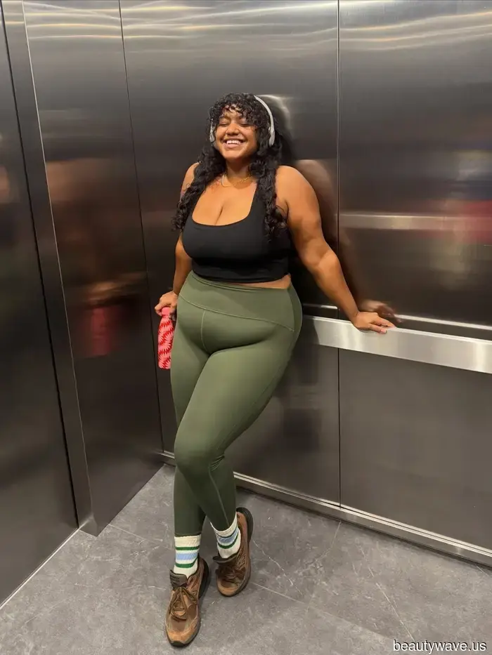 Both Gen Z and Millennials are on the same page: If you plan to sport leggings this summer, do so in these specific ways.