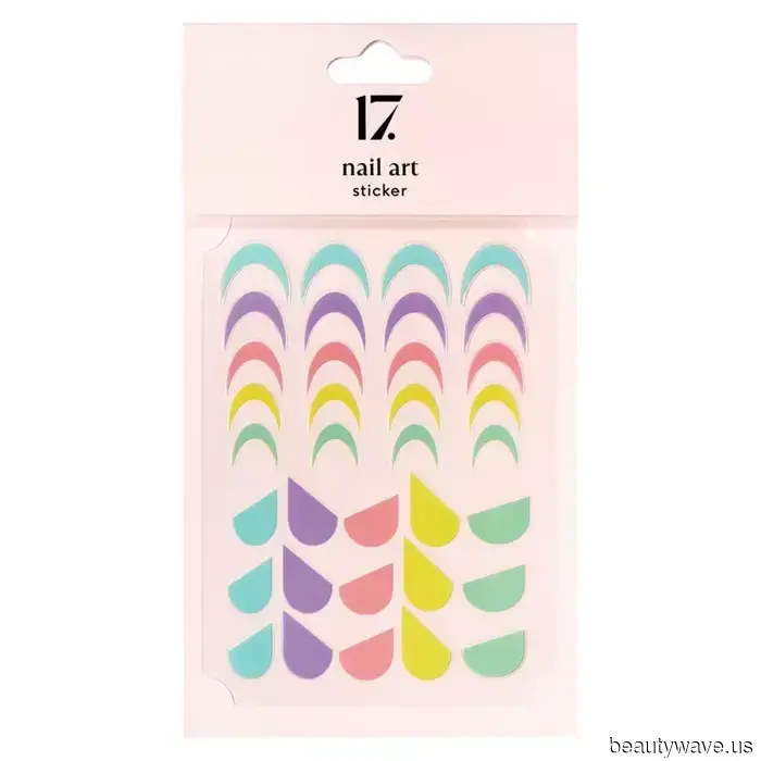 Модные люди сейчас носят французский маникюр&mdash;11 стильных дизайнов, которые мы возьмем в салон