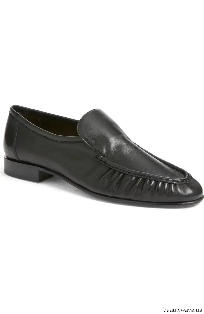 I work in fashion—my five-piece business casual capsule wardrobe never features this one item.