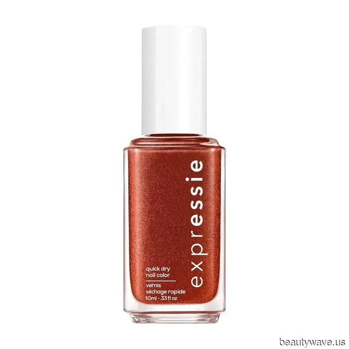 Non sono una persona da glitter, ma queste unghie "cannella e zucchero" sono il manicure perfetto da autunno a inverno.