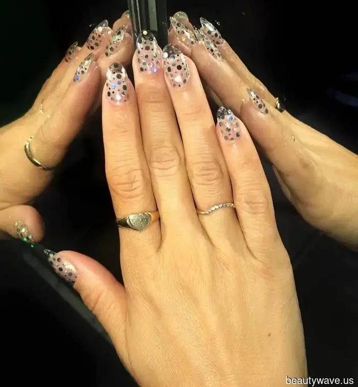 It's Official: '80s Nails Are Making a Comeback—17 Trendy Designs Revamping This "Outdated" Style…