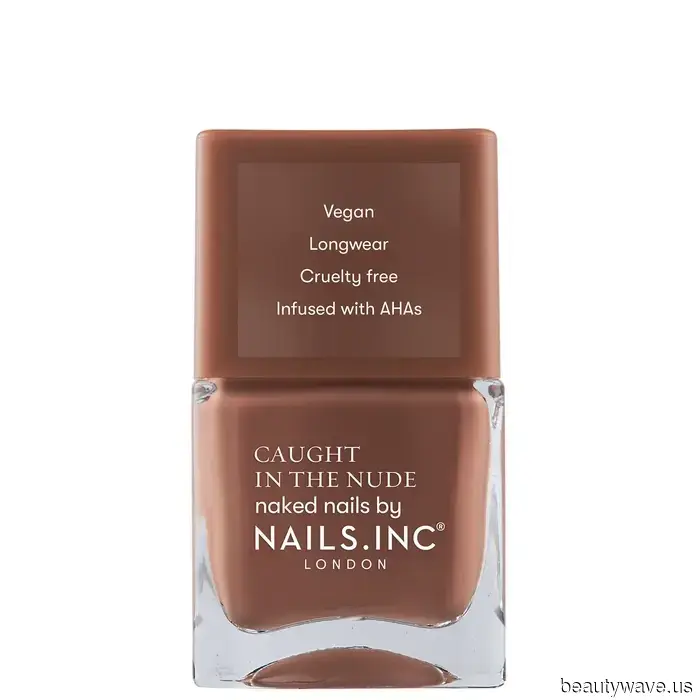 Da Onice a Bianco Latte, Questi Sono i 7 Migliori Colori di Unghie per Toni di Pelle Scura