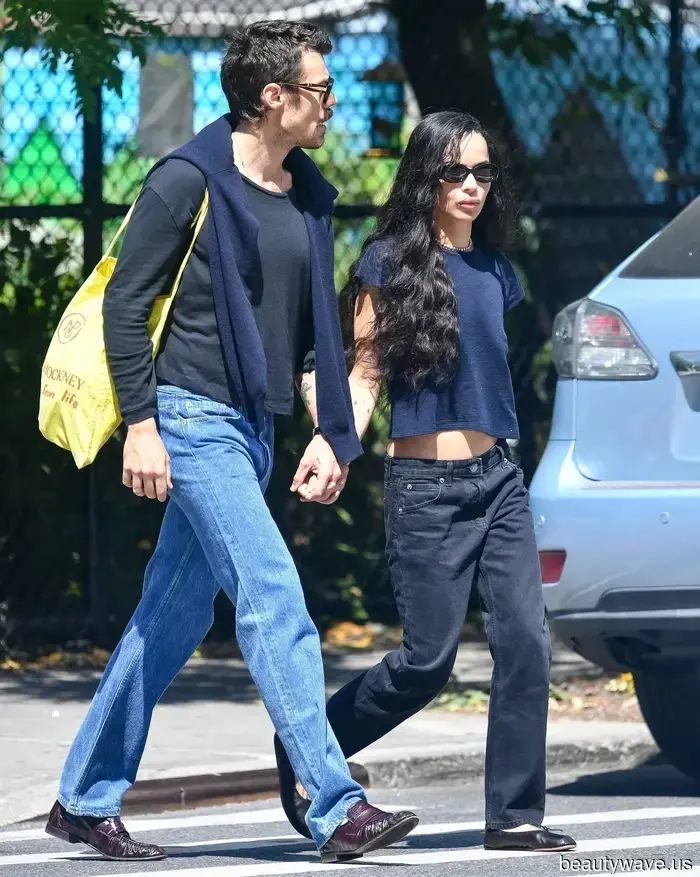 Low-rise jeans, navy t-shirts, lace-trimmed skirts—every trendy fashion piece I'm purchasing thanks to Zoë Kravitz.