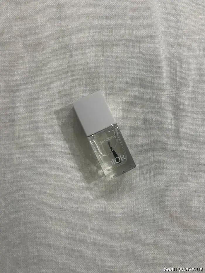 Este producto de &pound;9 es mi secreto para una manicura duradera y de estilo salón en casa.