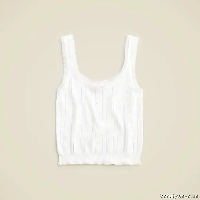 Zoë Kravitz recently donned the effortless 3-piece ensemble that I've been noticing around downtown NYC.